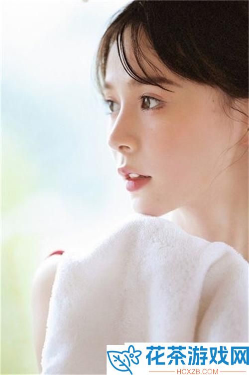 女人迈开腿草莓喂汉子网友辣评游戏界这一现象